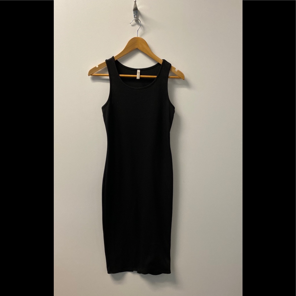 Black Midi Dress Stretchy To Hug Your Curves Color Black And Super Comfy